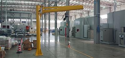 <a href=http://www.suwukong.cn/news_article?news_id=72>起重機</a>